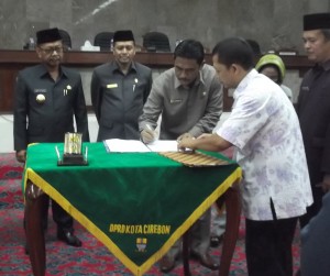Rapat Paripurna Dewan Perwakilan Rakyat Daerah Kota Cirebon