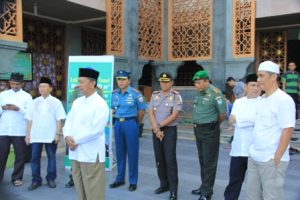 WALIKOTA, UNSUR MUSPIDA DAN MASYARAKAT TABU BEDUG DI MASJID RAYA AT TAQWA KOTA CIREBON