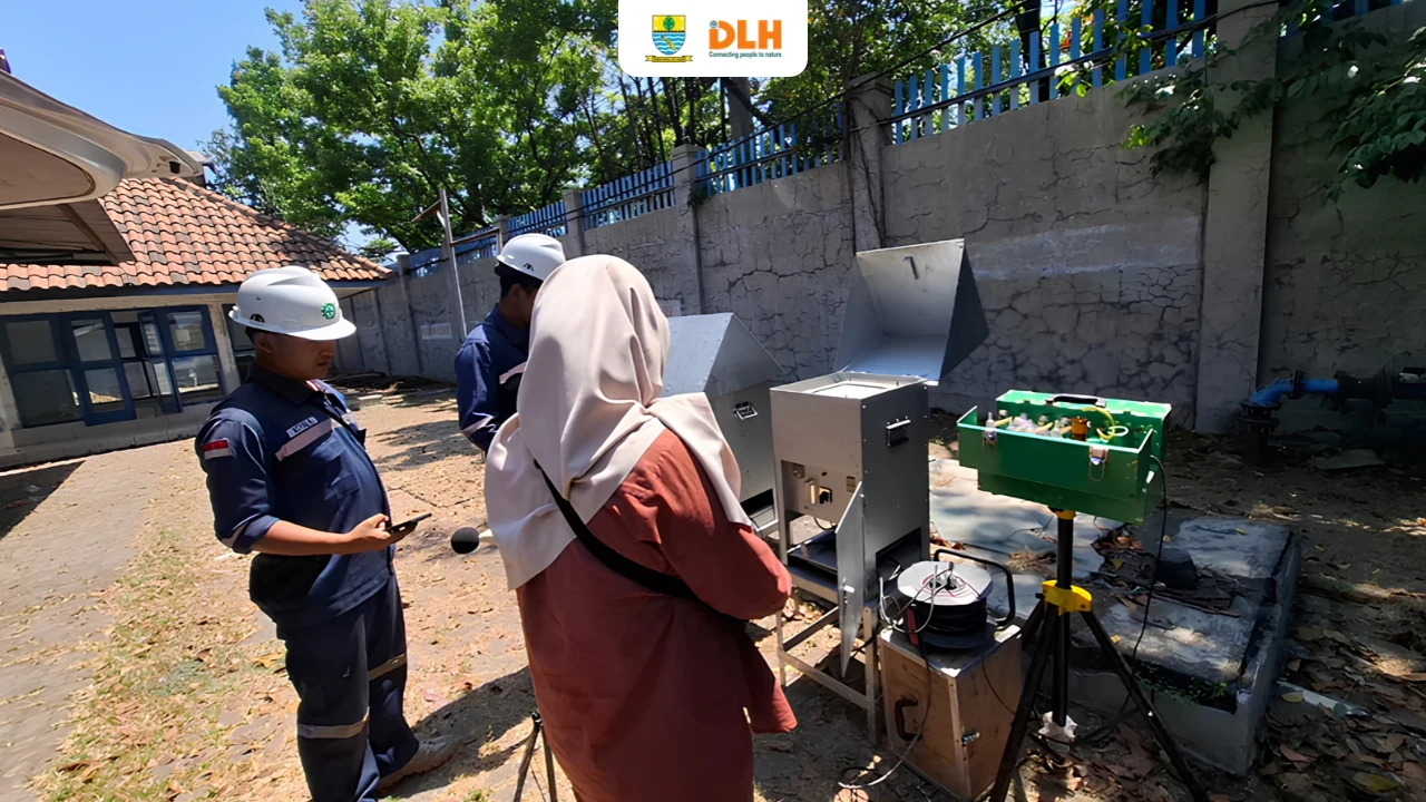 Kawal Mutu Lingkungan, DLH Kota Cirebon Uji 13 Titik Sungai dan Udara Ambien