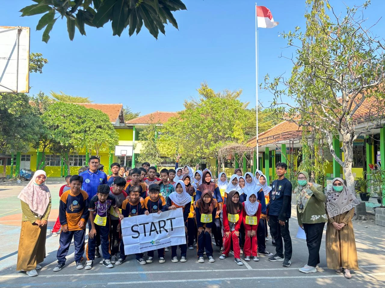 KEGIATAN KEBUGARAN JASMANI SISWA-SISWI SMPN 03 KOTA CIREBON